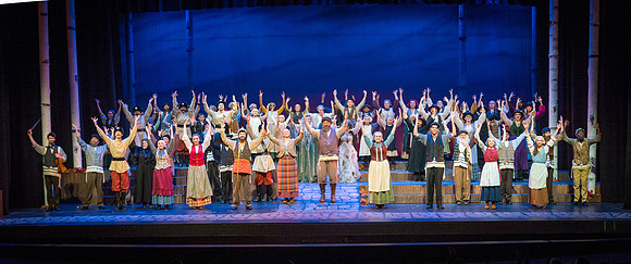 Fiddler-ClosingShow-499-Pano