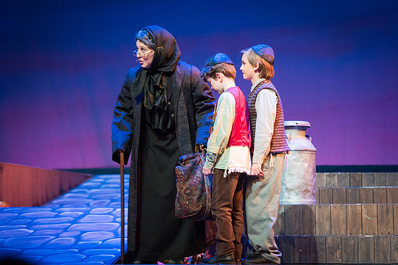 Fiddler-ClosingShow-429