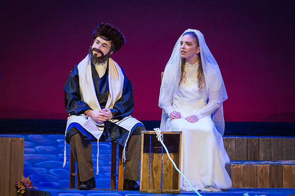 Fiddler-ClosingShow-257