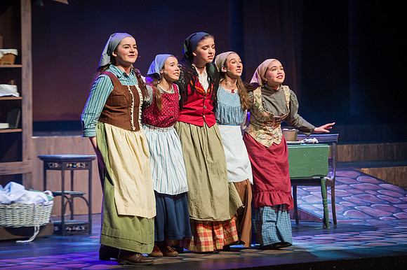Fiddler-2ndFri-1158