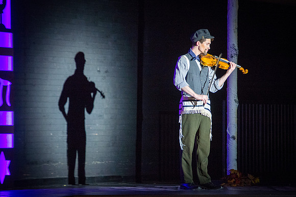 Fiddler-2ndFri-1743